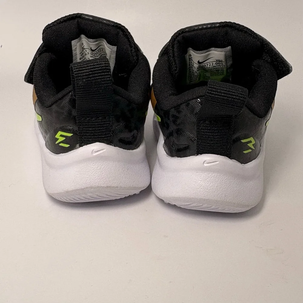 Baby Nike Star Runner‎ 3 Black Gold Hook & Loop Shoes 3C